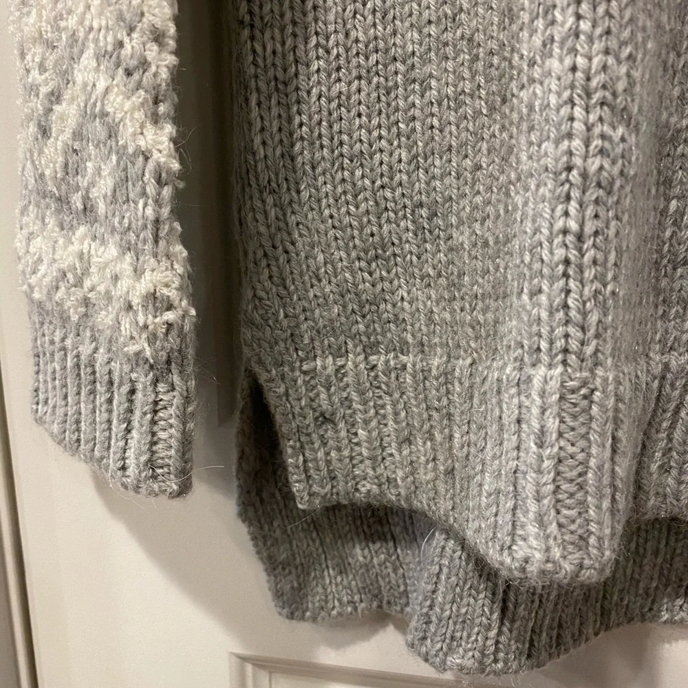(Size S, L, XL) Gray/Cream Knit Sweater
